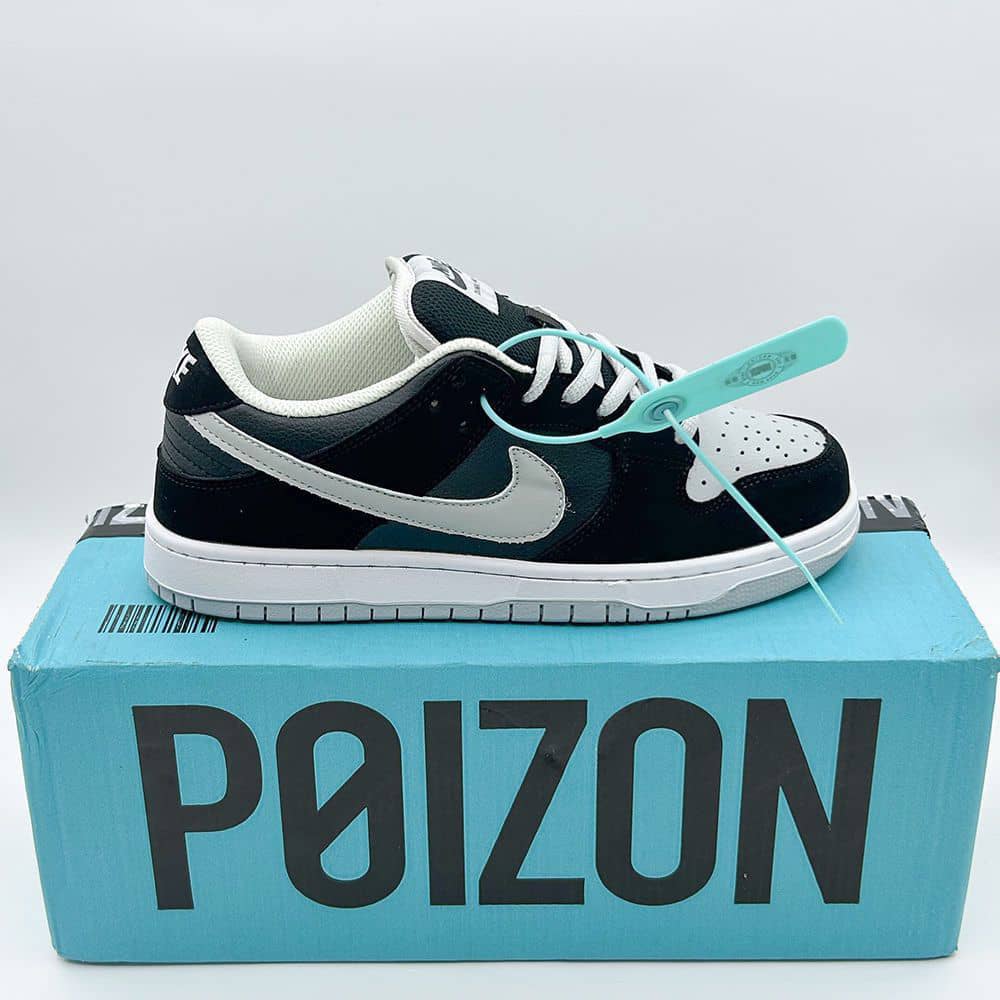Nike Dunk Low Summit White Sneaker