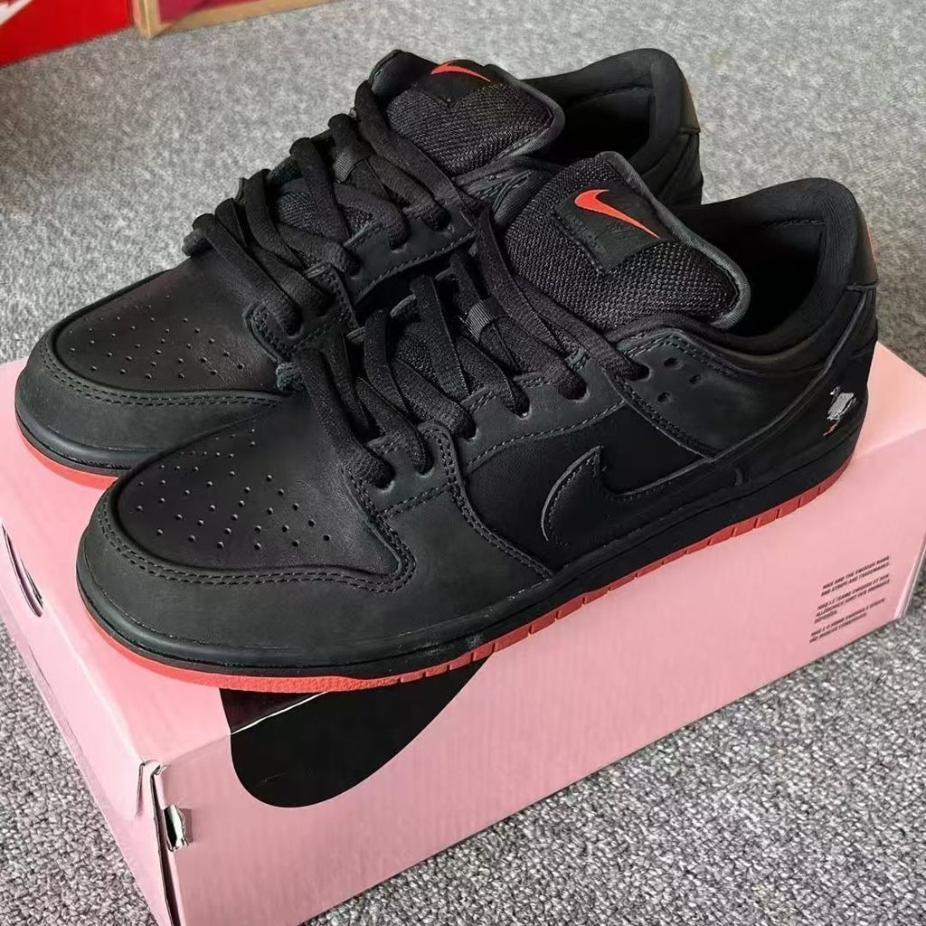 Nike SB Dunk Low Sneakers
